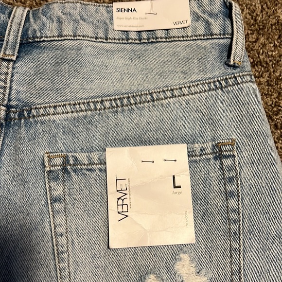 Vervet Sienna super high rise jean shorts - Picture 3 of 4